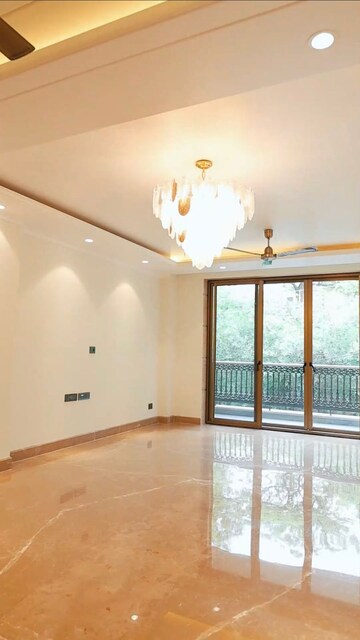 Room in 4 BHK Builder Floor at Ansal Sushant Lok I, Sector 43 – for Rent