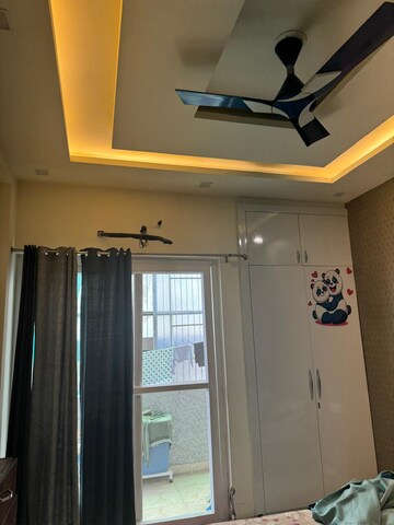 Furnished Amenities in 3 BHK Apartment at BPTP Discovery Park, Sector 80 – for Rent