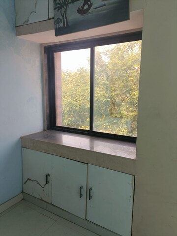 Room in 2 BHK Apartment at Gayatri Nagar – for Rent