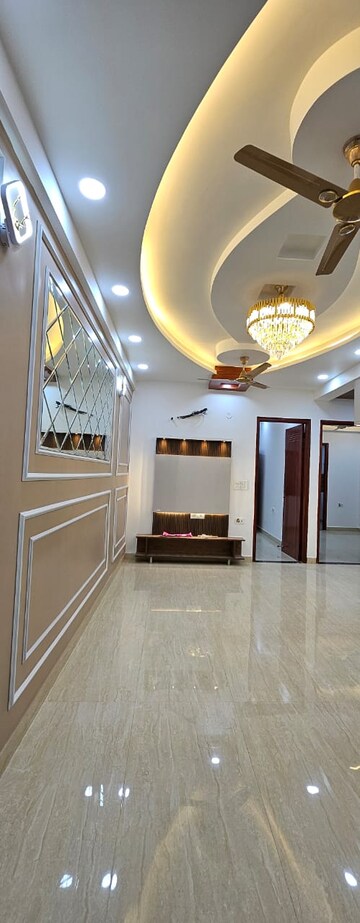 Building Lobby in 3 BHK Builder Floor at Indirapuram Shakti Khand 1 – for Sale