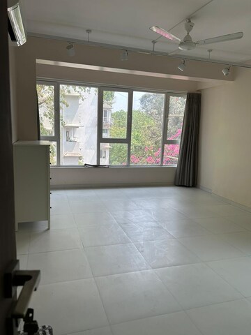 Room in 3 BHK Apartment at Bestech Park View Grand Spa, Sector 81 – for Rent