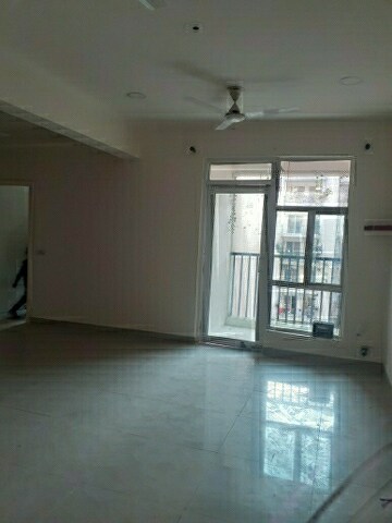 Room in 2 BHK Apartment at Exotica Dreamville, Sector 16c Greater Noida – for Rent