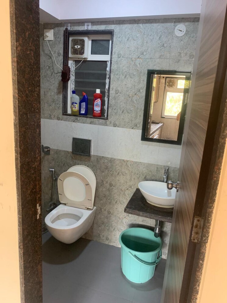 Bathroom, veena-senterio 1 Bedroom 430 Sq.Ft. Apartment In Chembur Mumbai 8245779