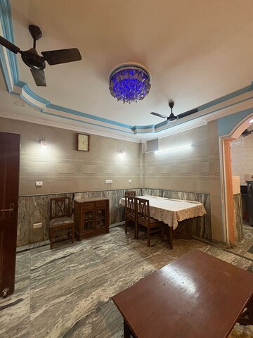 Parking in 2 BHK Builder Floor at Malviya Nagar – for Rent