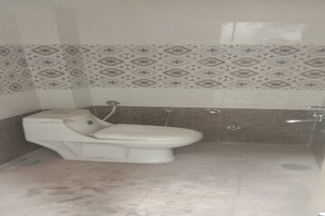 Bathroom in 2 BHK Apartment at Patel Nagar – for Rent