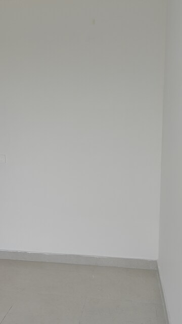Room in 2 BHK Apartment at Mulund East – for Rent