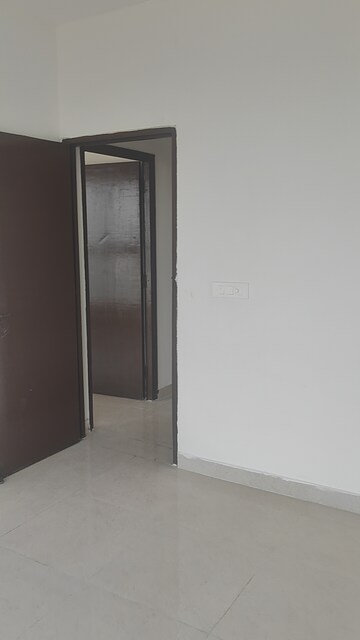 Room in 2 BHK Apartment at Mulund East – for Rent