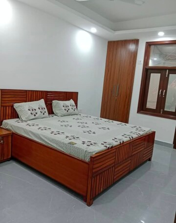 Bedroom in 2 BHK Builder Floor at Saket – for Rent