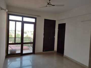 Room in 3 BHK Apartment at Vipul Lavanya, Sector 81 – for Rent