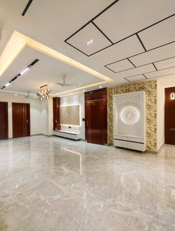 Room in 1.5 BHK Builder Floor at Ansal Plaza Sector-23, Sector 23 – for Rent