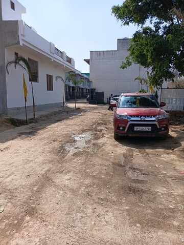 Parking in 3.5 BHK Villa at Kingson Green Villa, Sector 16 Greater Noida – for Sale