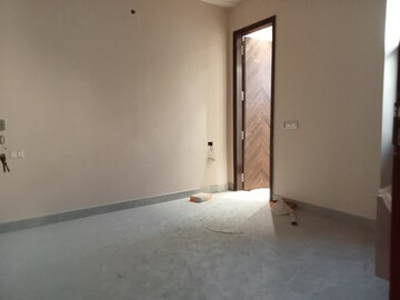 Room in 2 BHK Builder Floor at Mahavir Enclave 1 – for Rent
