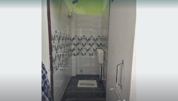 Bathroom in 1 BHK Builder Floor at Aliganj – for Rent