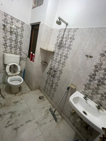 Bathroom in 2 BHK Apartment at Maidan Garhi – for Rent