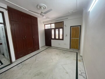 Room in 2 BHK Apartment at Maidan Garhi – for Rent