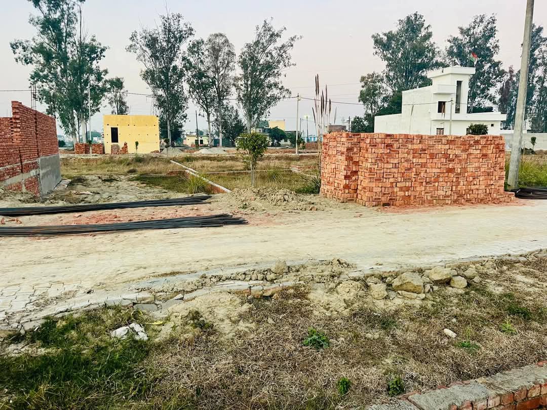 Plot For Sale in Anand Niketan