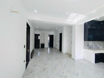 Building Lobby in 3 BHK Apartment at Sector 52 – for Rent