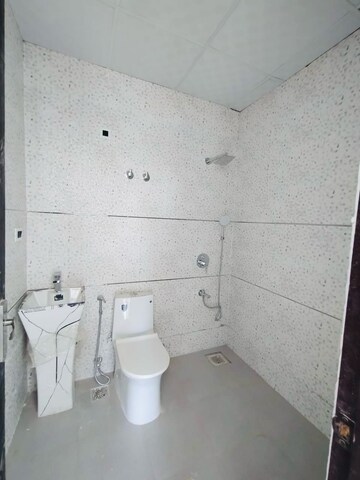 Bathroom in 3 BHK Apartment at Sector 52 – for Rent