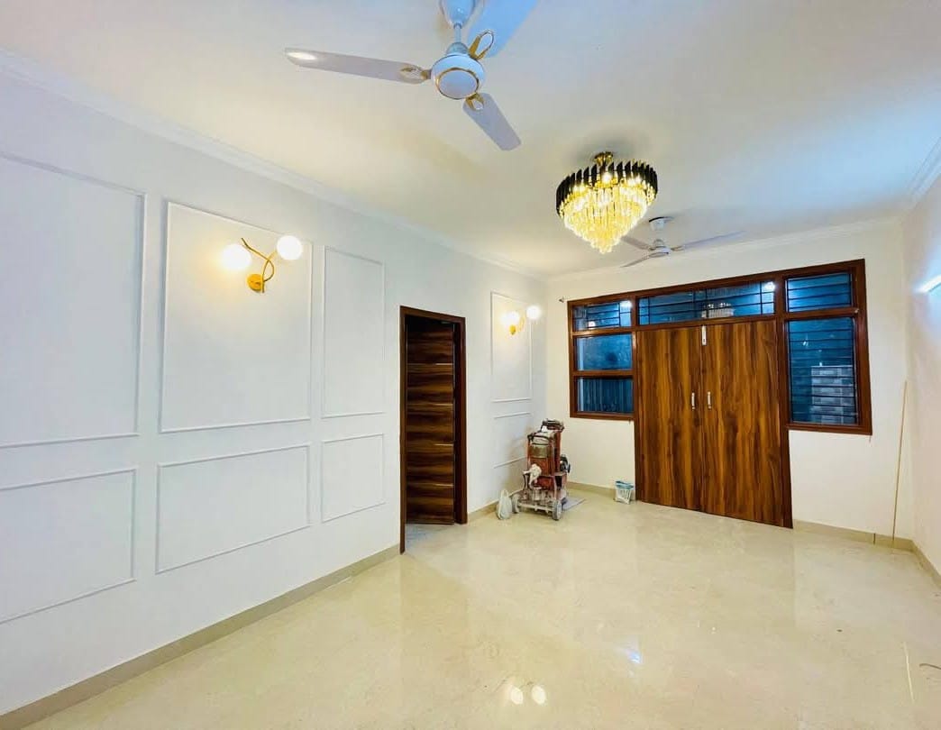3 BHK + Pooja Room,Servant Room Builder Floor For Sale in Sector 21C