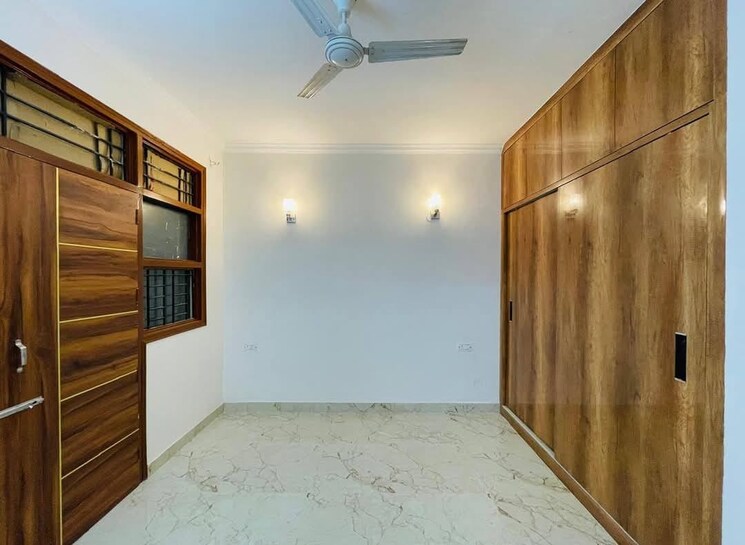 Room, sector 21c 3 Bedroom 2100 Sq.Ft. Builder Floor In Sector 21c Faridabad 8246512