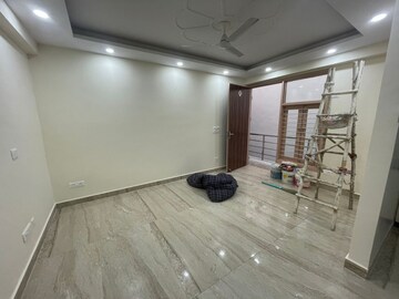 Room in 2 BHK Apartment at Maidan Garhi – for Rent