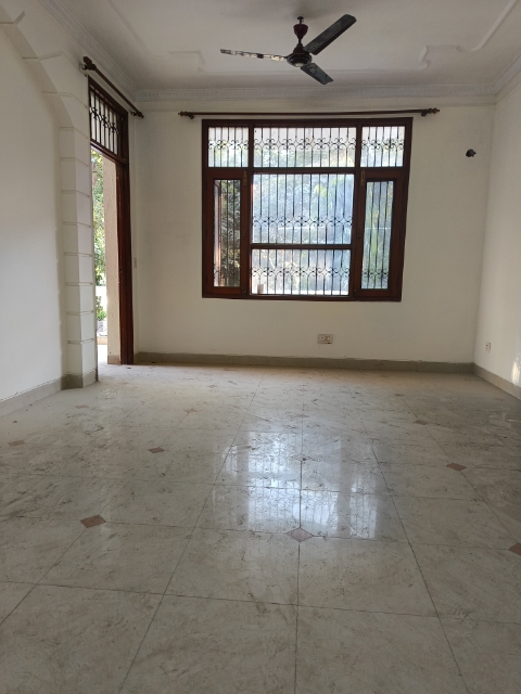 3 BHK + Study Room Builder Floor For Sale in Unitech South City II