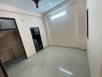 Room in 1 BHK Apartment at Maidan Garhi – for Rent