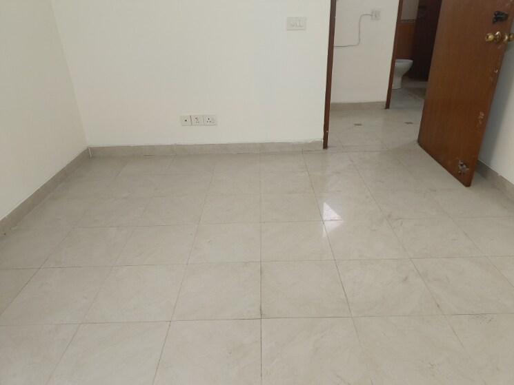 Room, unitech-south-city-ii 3 Bedroom 1450 Sq.Ft. Builder Floor In Sector 50 Gurgaon 8246676