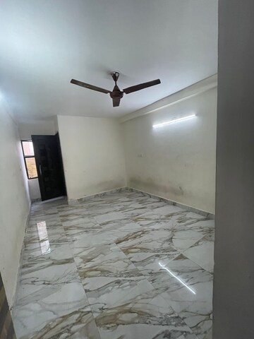 Room in 2 BHK Apartment at Maidan Garhi – for Rent