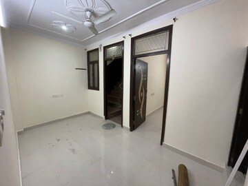 Room in 2 BHK Apartment at Maidan Garhi – for Rent