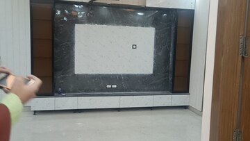 Furnished Amenities in 3 BHK Builder Floor at Noida Central – for Sale