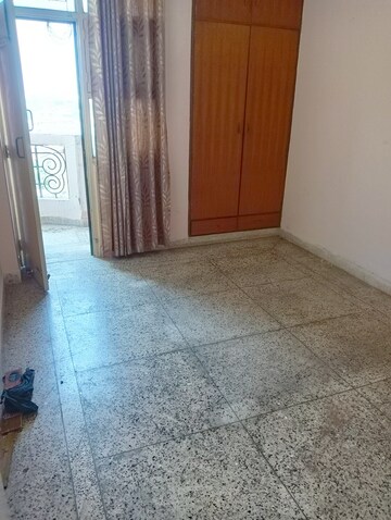 Room in 2 BHK Apartment at Panchachuli Apartments, Sector 61 – for Rent