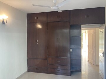 Furnished Amenities in 3 BHK Builder Floor at Sector 38 – for Rent