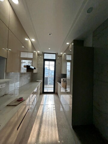 Building Lobby in 3 BHK Builder Floor at Sector 38 – for Rent