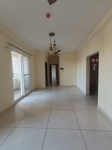 2 BHK Apartment For Rent in Prestige Lakeside Habitat, Varthur