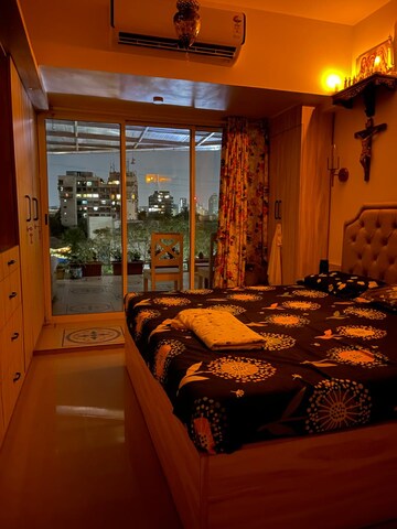 Bedroom in 2 BHK Apartment at Sunil Nivas Society, Andheri West – for Rent