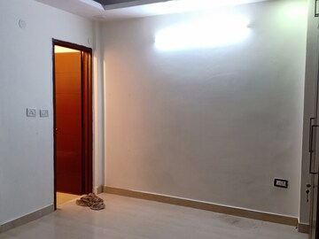 Room in 1 RK Apartment at Khirki Extension – for Rent