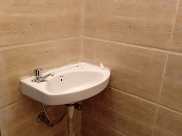 Bathroom in 1 RK Apartment at Khirki Extension – for Rent