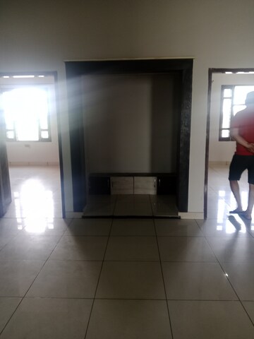 Room in 3 BHK Builder Floor at Sector 7 – for Rent