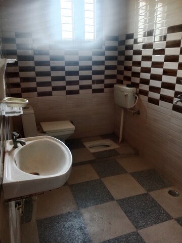 Master Bedroom in 3 BHK Builder Floor at Sector 7 – for Rent