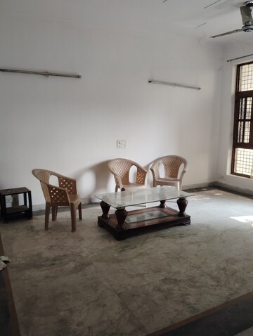 Living Room in 3 BHK Independent House at Sector 41 – for Rent