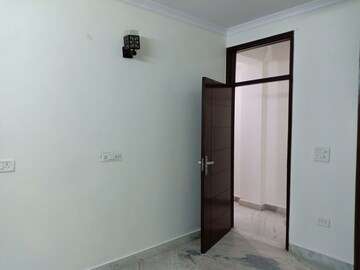 Room in 3 BHK Apartment at Khirki Extension – for Rent