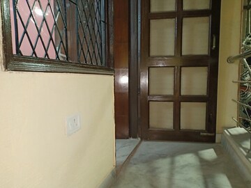 Room in 3 BHK Apartment at Khirki Extension – for Rent