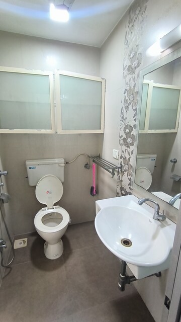 Master Bedroom in 2 BHK Apartment at Samudra Gaurav, Worli – for Rent