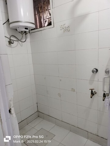 Bathroom in 1 BHK Apartment at Vasant Kunj – for Rent