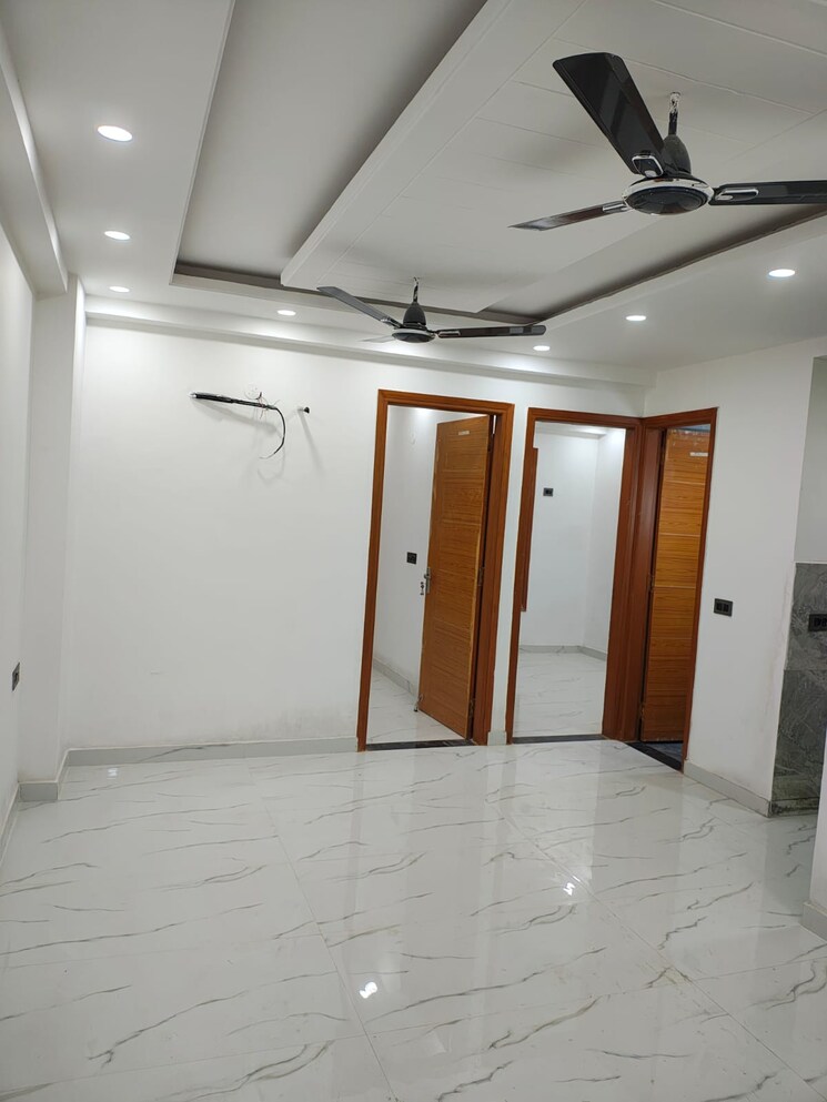 Room, panchsheel vihar 3 Bedroom 100 Sq.Yd. Builder Floor In Panchsheel Vihar Delhi 8247052