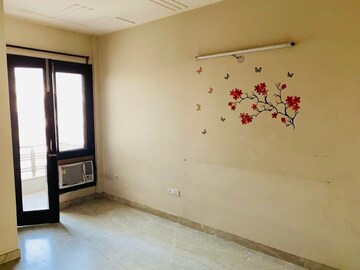 Room in 3 BHK Apartment at Sector 51 – for Rent