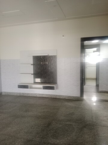 Room in 3 BHK Builder Floor at Sector 6 – for Rent