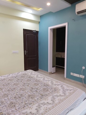Room in 3 BHK Apartment at Rohtas Presidential Tower, Vibhuti Khand – for Rent