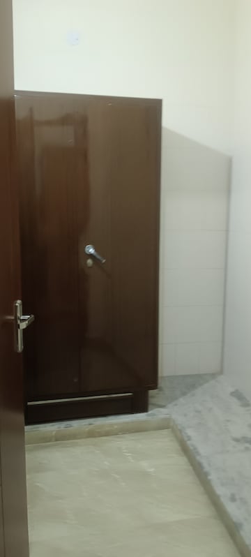 Furnished Amenities in 3 BHK Independent House at Sector 17 – for Rent
